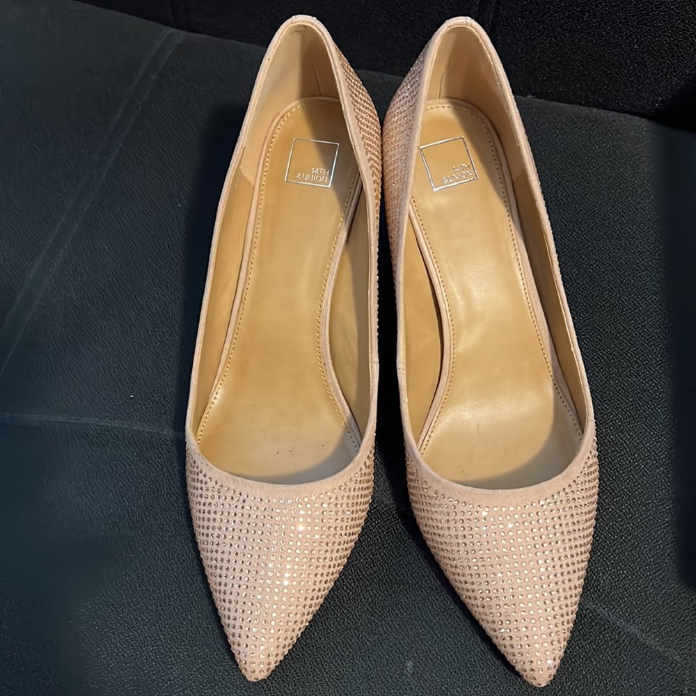 EUC 14th & Union Nude Faux Suede Dress Shoes Size 9.5 M